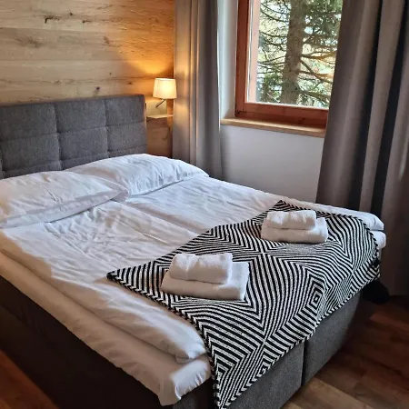 Apartmanhotel The At *